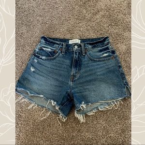 Abercrombie & Fitch Curve Love Boyfriend Shorts